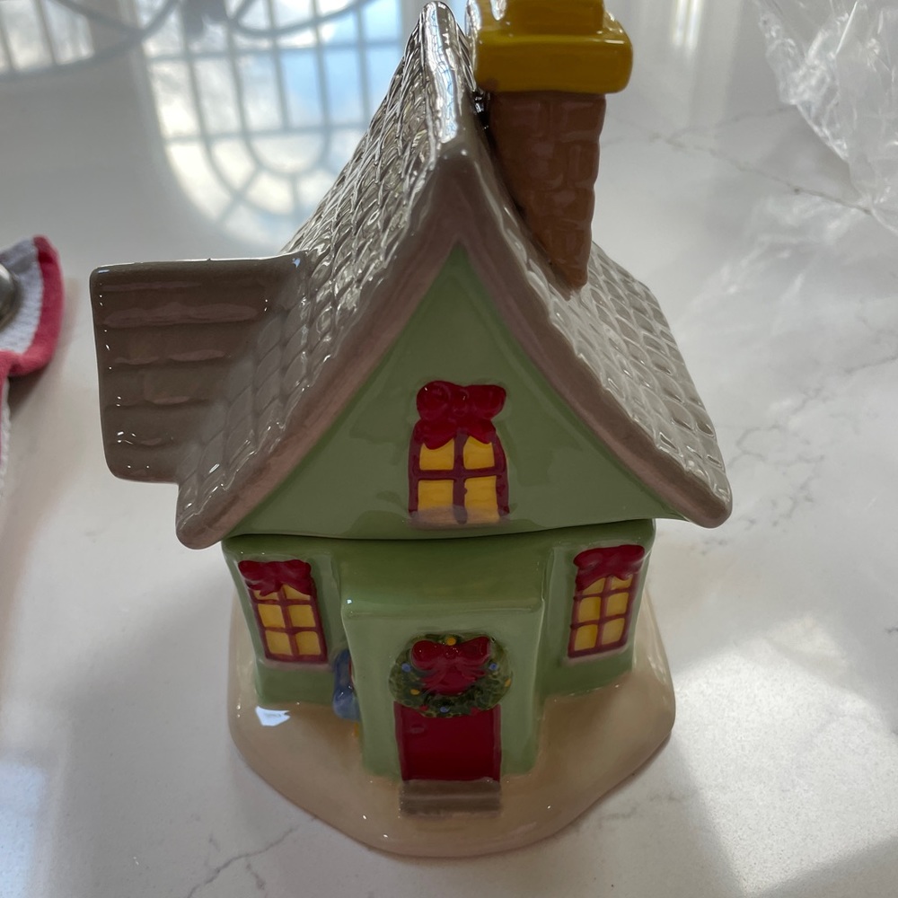 Christmas small canister